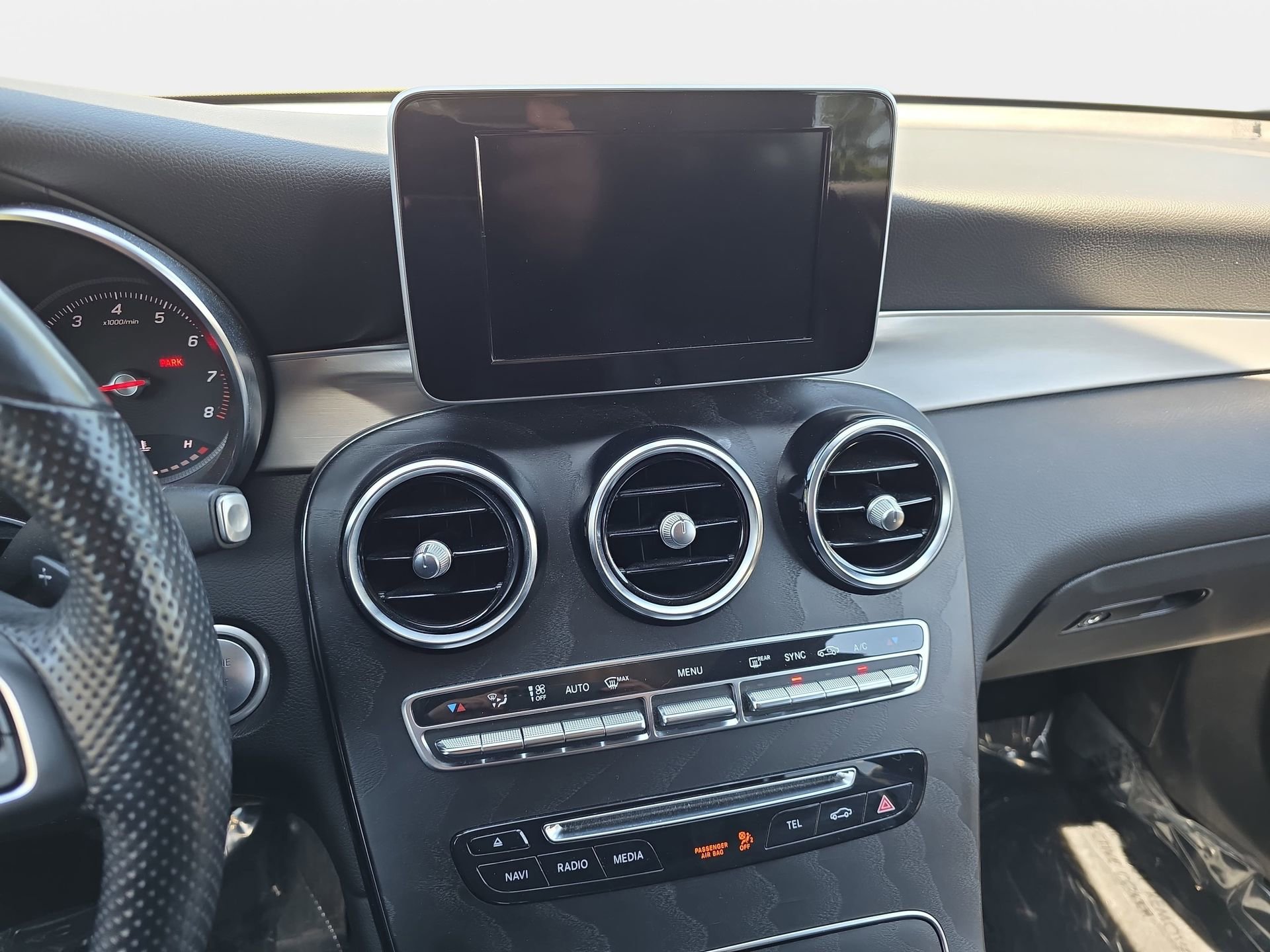 Used 2019 Mercedes-Benz GLC 300 4MATIC image 20