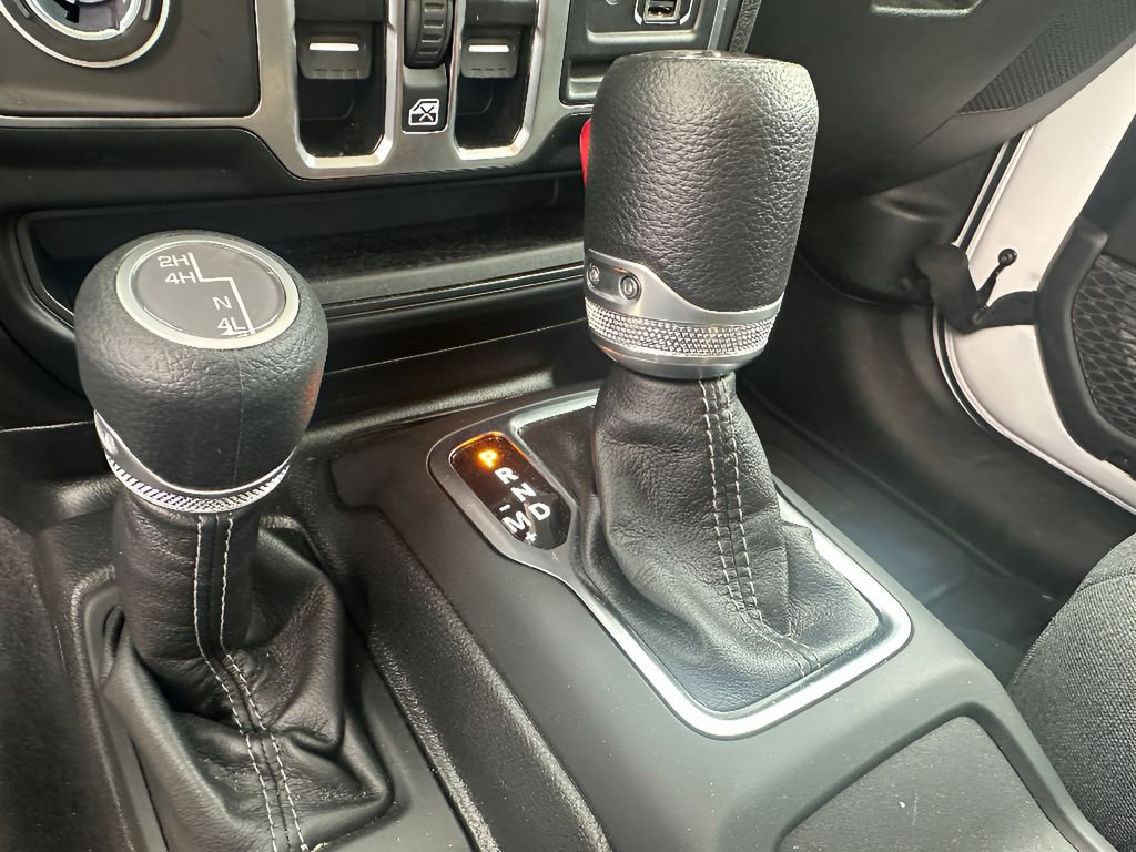Used 2025 Jeep Wrangler Unlimited Sport AWD/4WD image 22