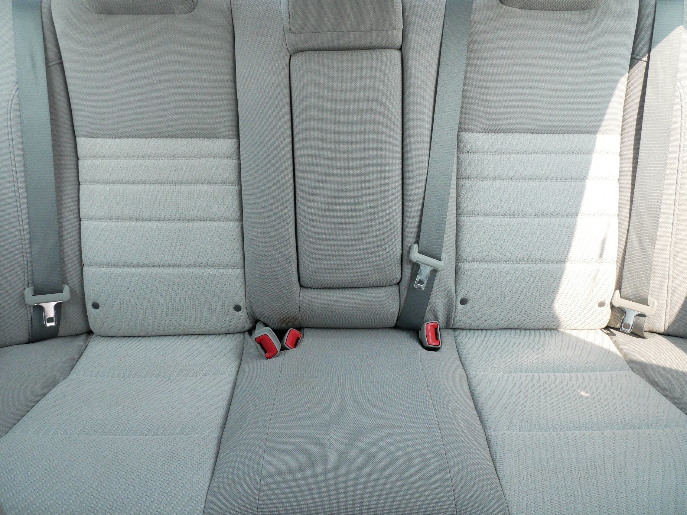 Used 2015 Toyota Camry LE FWD image 13