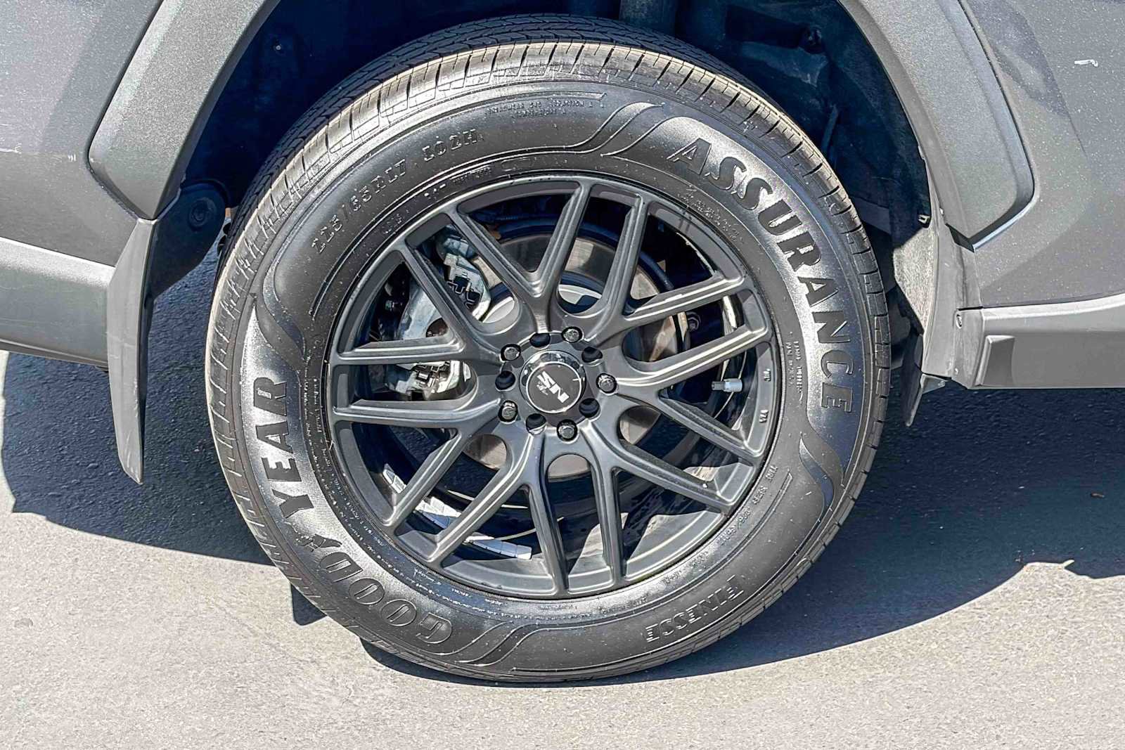 Used 2019 Toyota RAV4 LE image 10