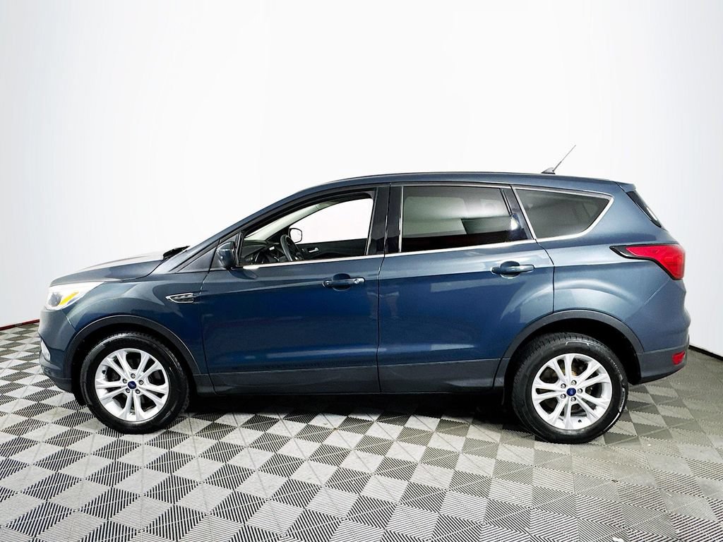 Used 2019 Ford Escape SE FWD image 4