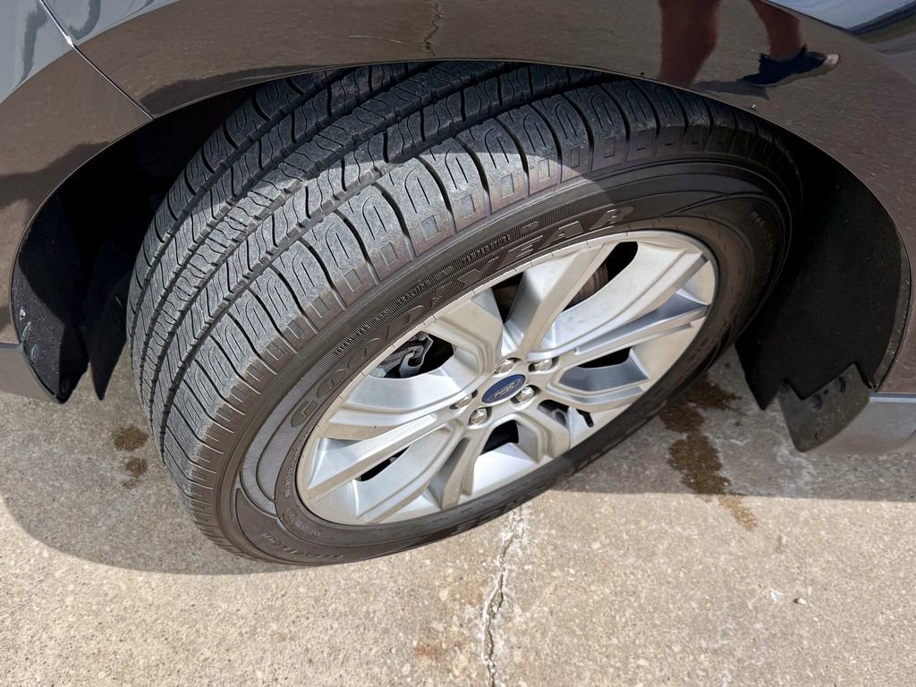 Used 2019 Ford Edge Titanium w/ Equipment Group 301A image 36