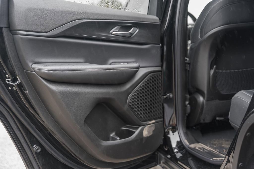 New 2025 Jeep Grand Cherokee Laredo X w/ Luxury Tech Group I image 35