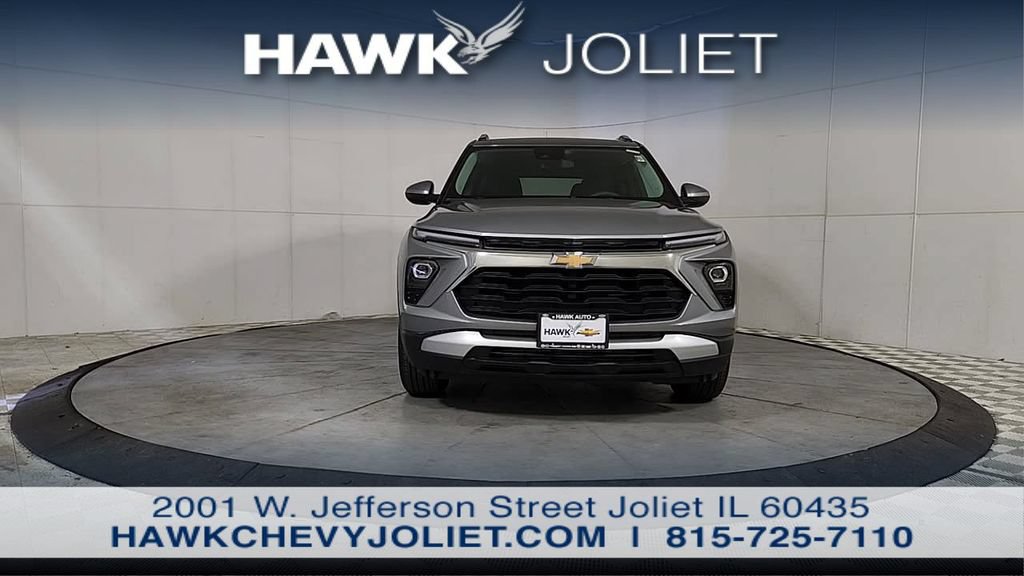 Used 2025 Chevrolet TrailBlazer LT AWD/4WD image 3
