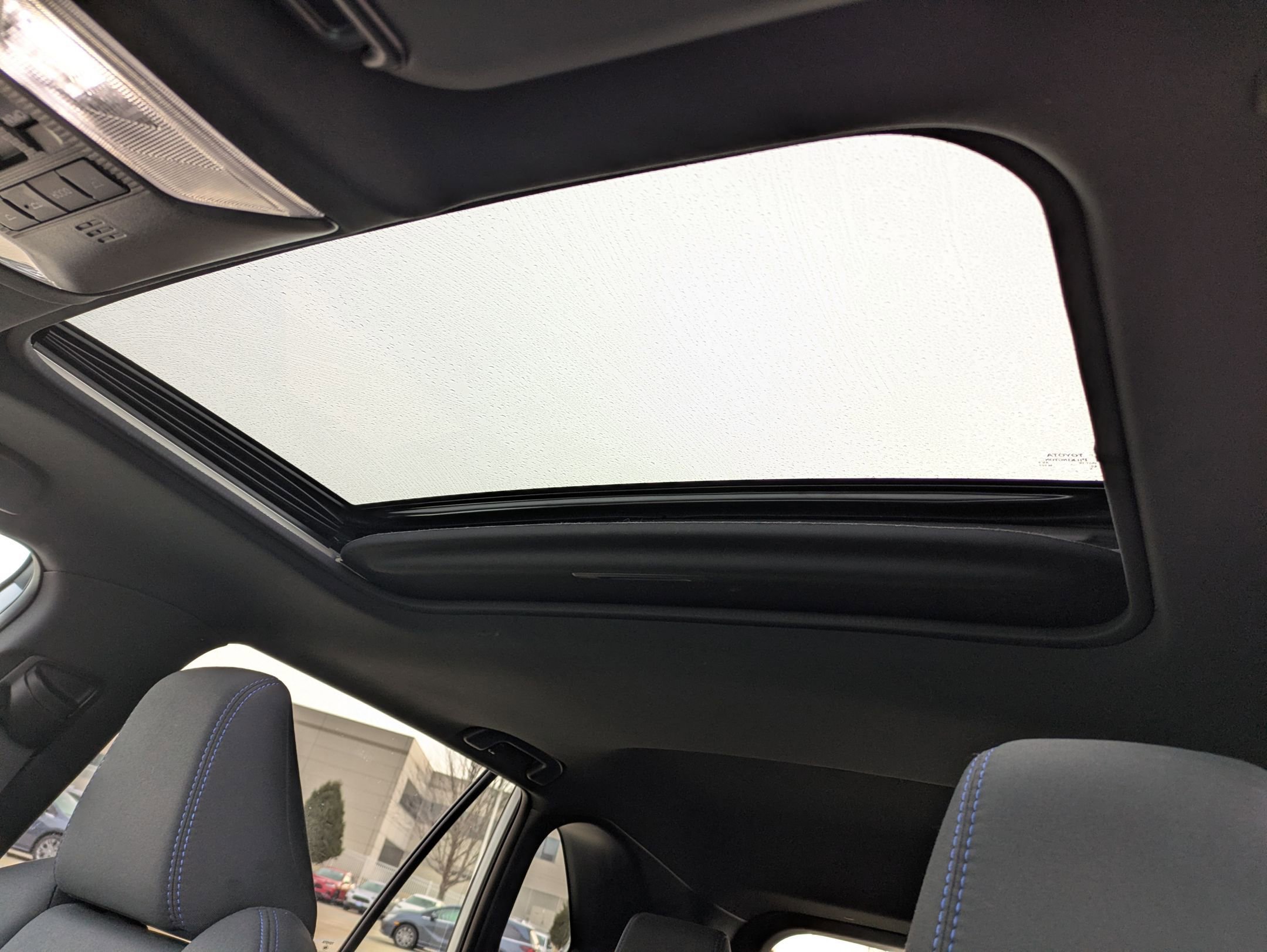 Used 2023 Toyota RAV4 SE w/ Convenience Package image 11