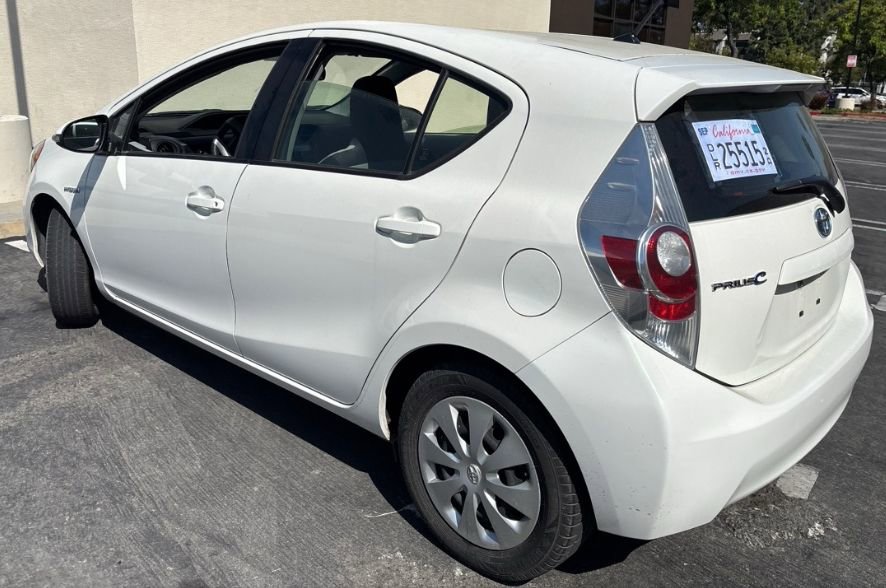 Used 2014 Toyota Prius C One FWD image 4
