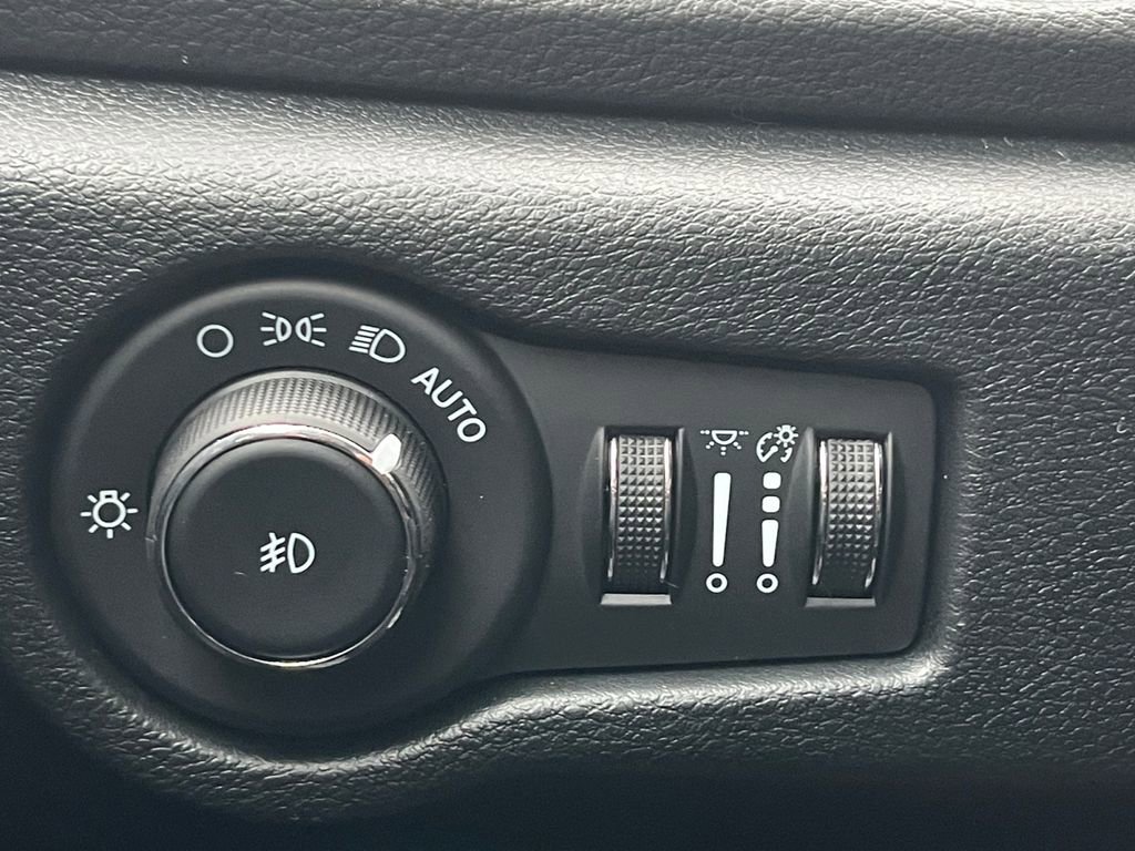 New 2026 Chrysler Pacifica Limited image 12