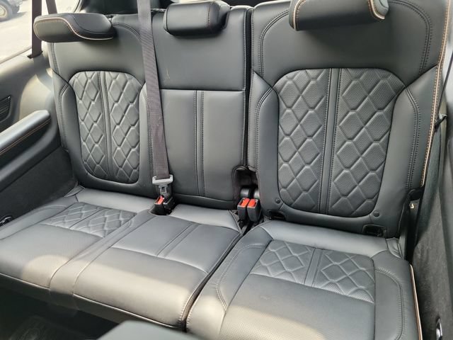 Used 2024 Jeep Grand Wagoneer L Series III AWD/4WD image 15