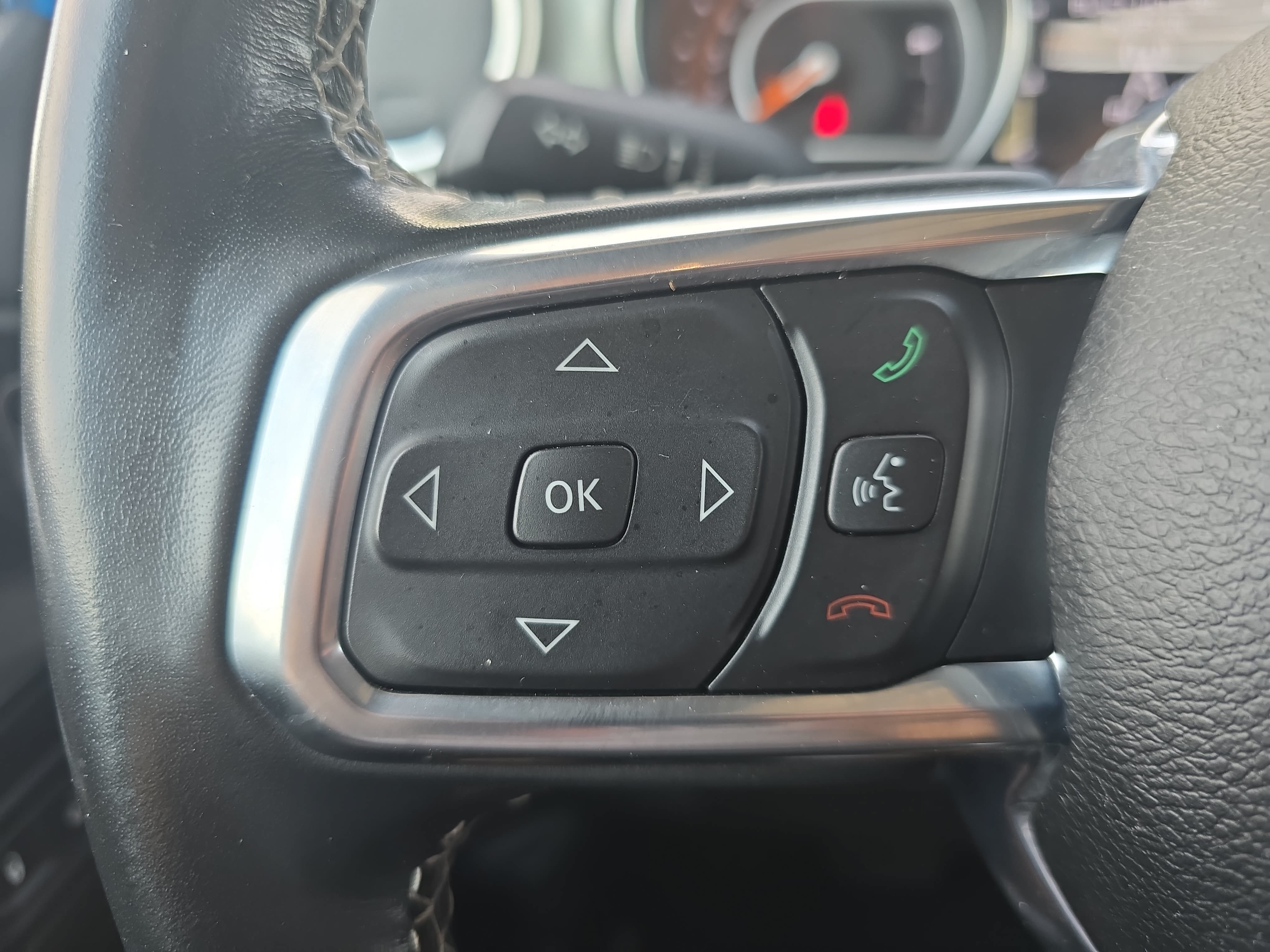 Used 2023 Jeep Gladiator Overland w/ Dual Top Group AWD/4WD image 16