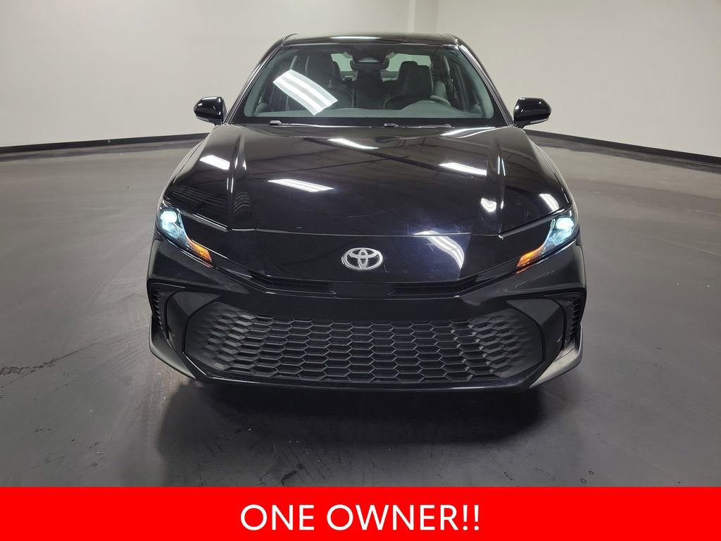Used 2025 Toyota Camry SE w/ Convenience Package FWD image 3