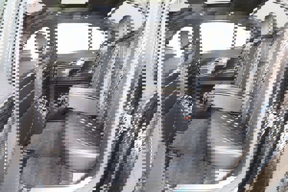 Used 2022 BMW 750i xDrive w/ M Sport Package image 64