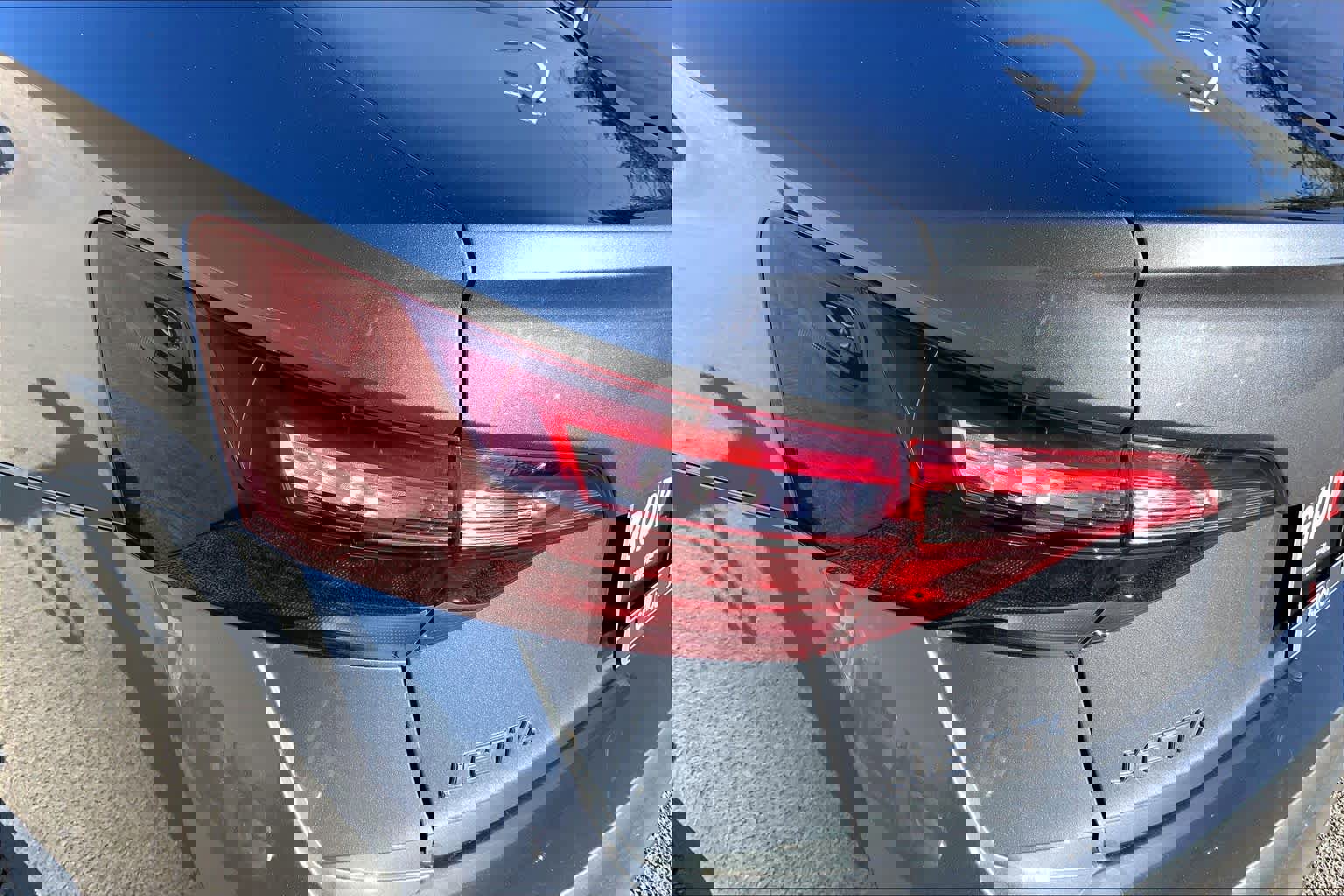 Used 2024 Volkswagen Jetta SE image 28