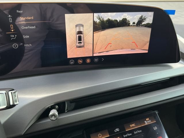 New 2027 Cadillac Vistiq Luxury AWD/4WD image 16