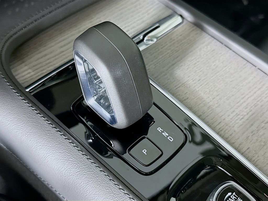 Certified 2025 Volvo S90 B6 Plus image 17