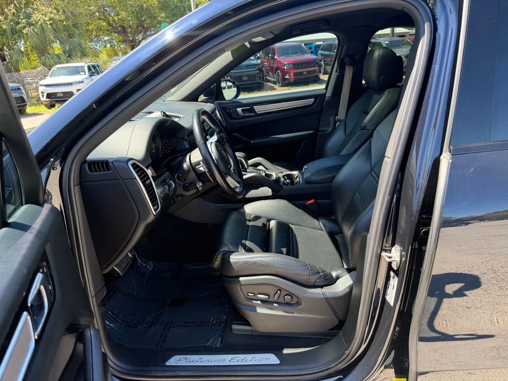 Used 2022 Porsche Cayenne S Platinum image 16
