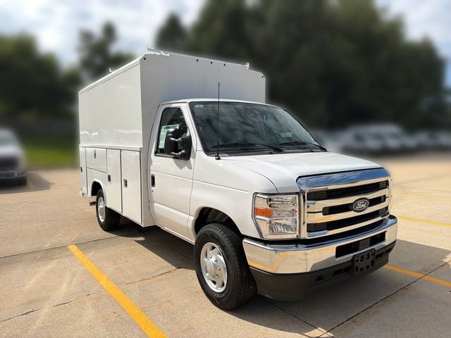 New 2026 Ford E-350 and Econoline 350 Super Duty w/ Power Equipment Group RWD image 3
