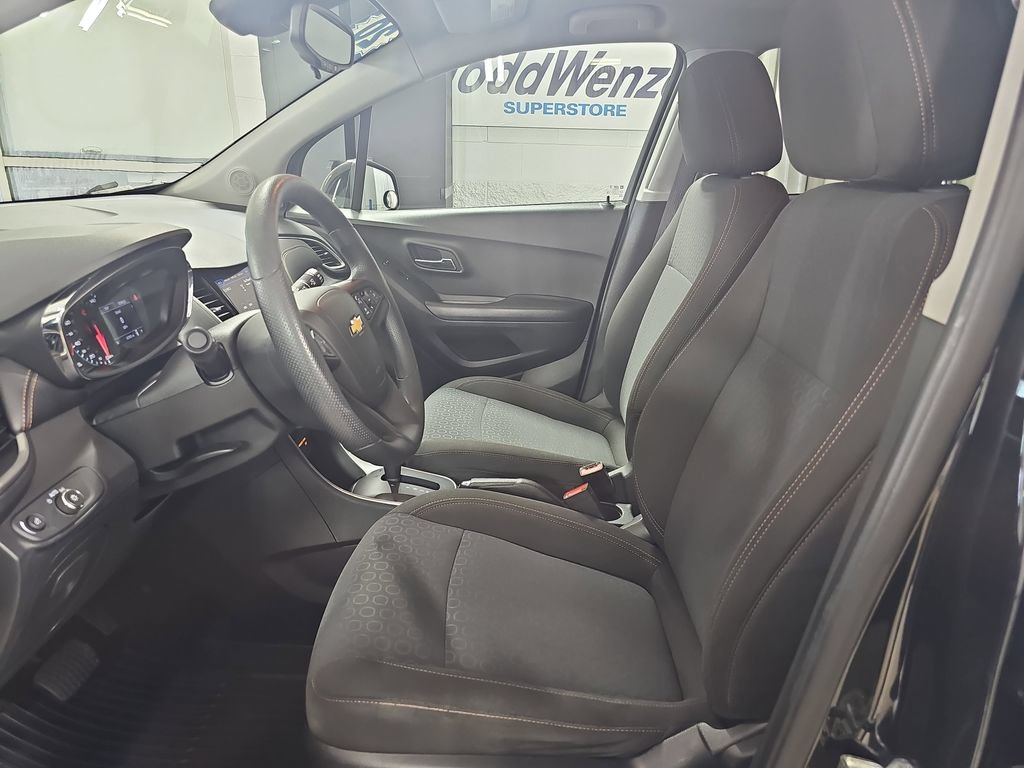 Used 2020 Chevrolet Trax LS w/ Tint and Cruise Package AWD/4WD image 18