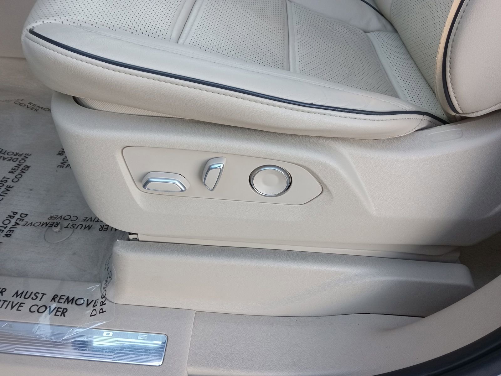 Used 2021 Cadillac Escalade ESV Premium Luxury image 13