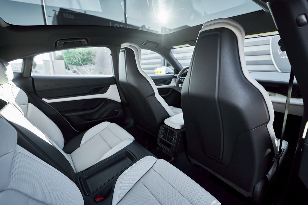 Used 2023 Porsche Taycan 4S w/ Premium Package image 38