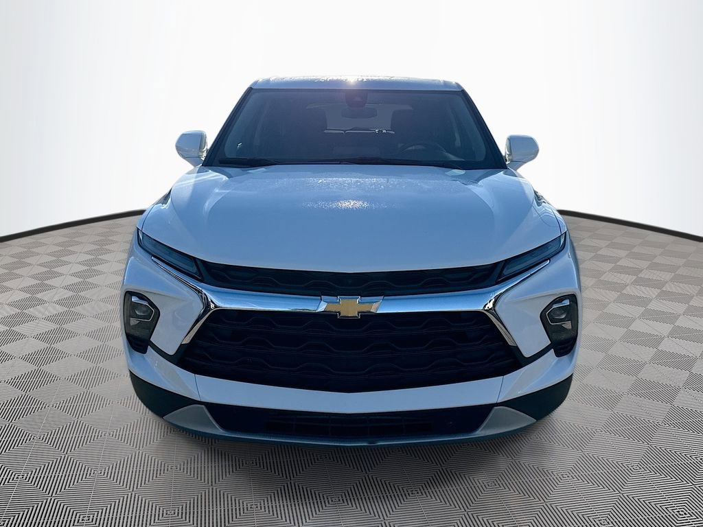 Used 2023 Chevrolet Blazer LT image 2