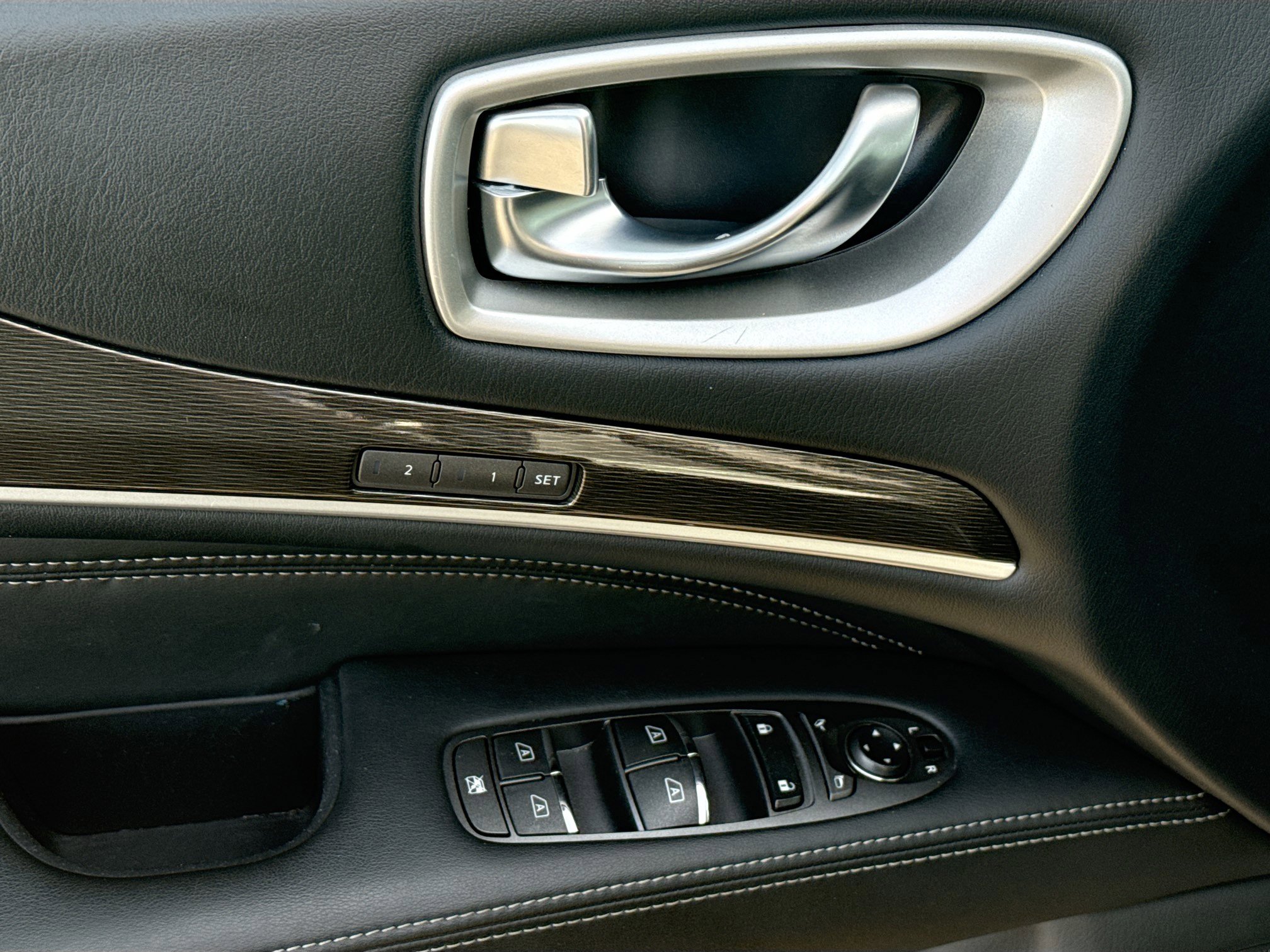 Used 2020 INFINITI QX60 Luxe w/ Essential Package image 24