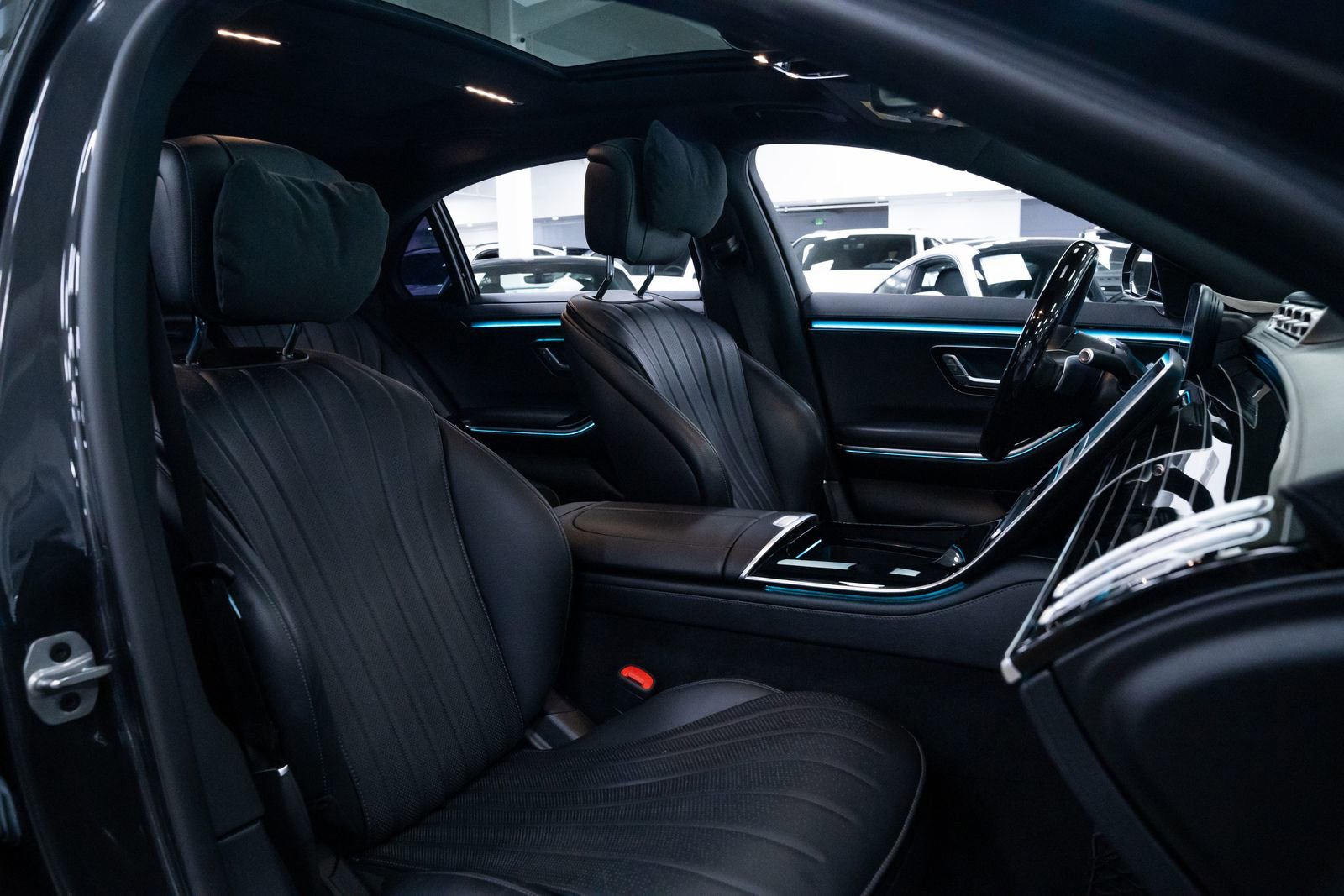 Used 2023 Mercedes-Benz S 580e 4MATIC Sedan w/ AMG Line image 26