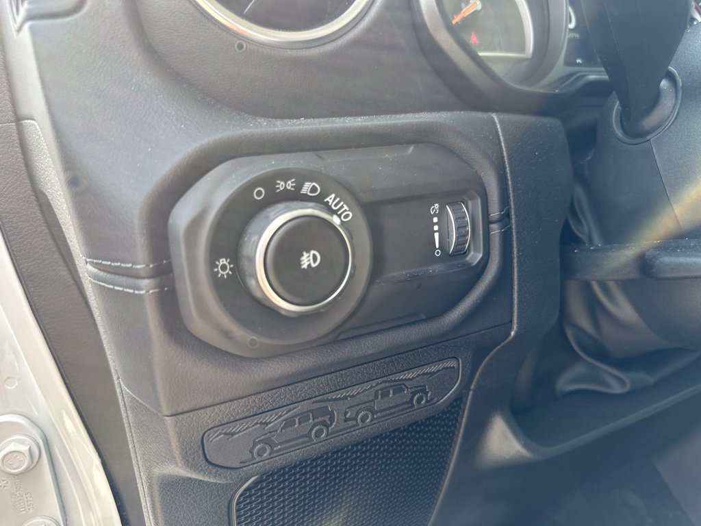 Used 2026 Jeep Wrangler Unlimited Sahara AWD/4WD image 17
