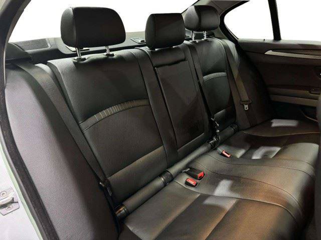 Used 2014 BMW 550i xDrive Sedan AWD/4WD image 37