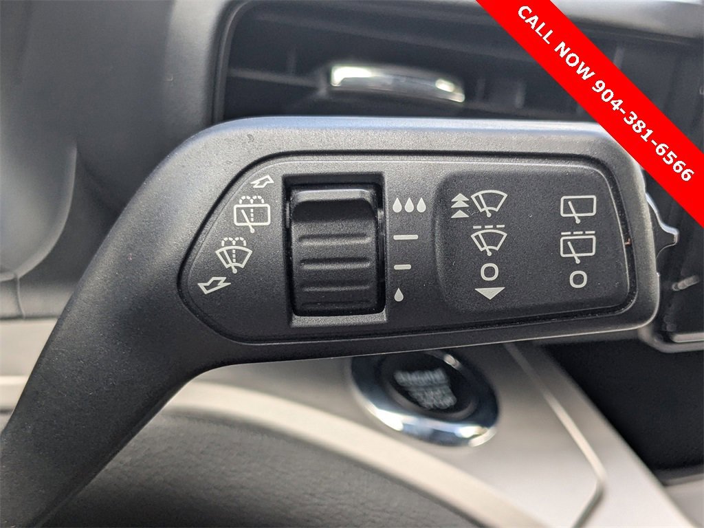 Used 2022 Ford Explorer XLT image 28
