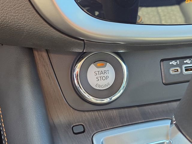 Certified 2024 Nissan Murano Platinum w/ Cargo Package image 30