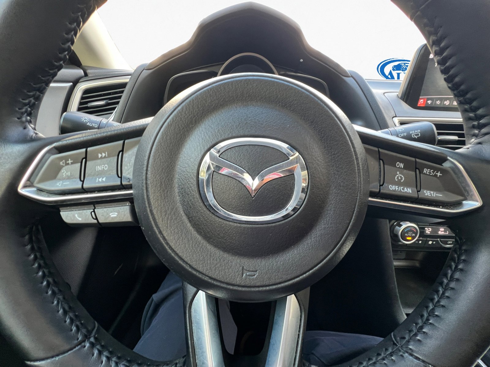 Used 2018 MAZDA MAZDA3 Touring image 15