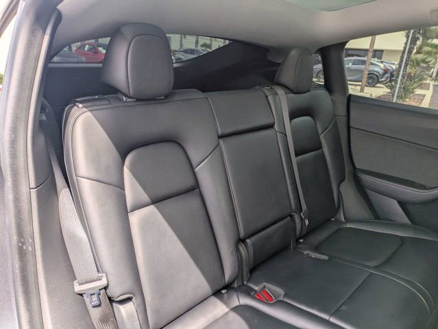 Used 2021 Tesla Model Y Long Range image 31