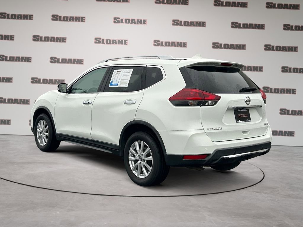 Used 2020 Nissan Rogue SV image 3