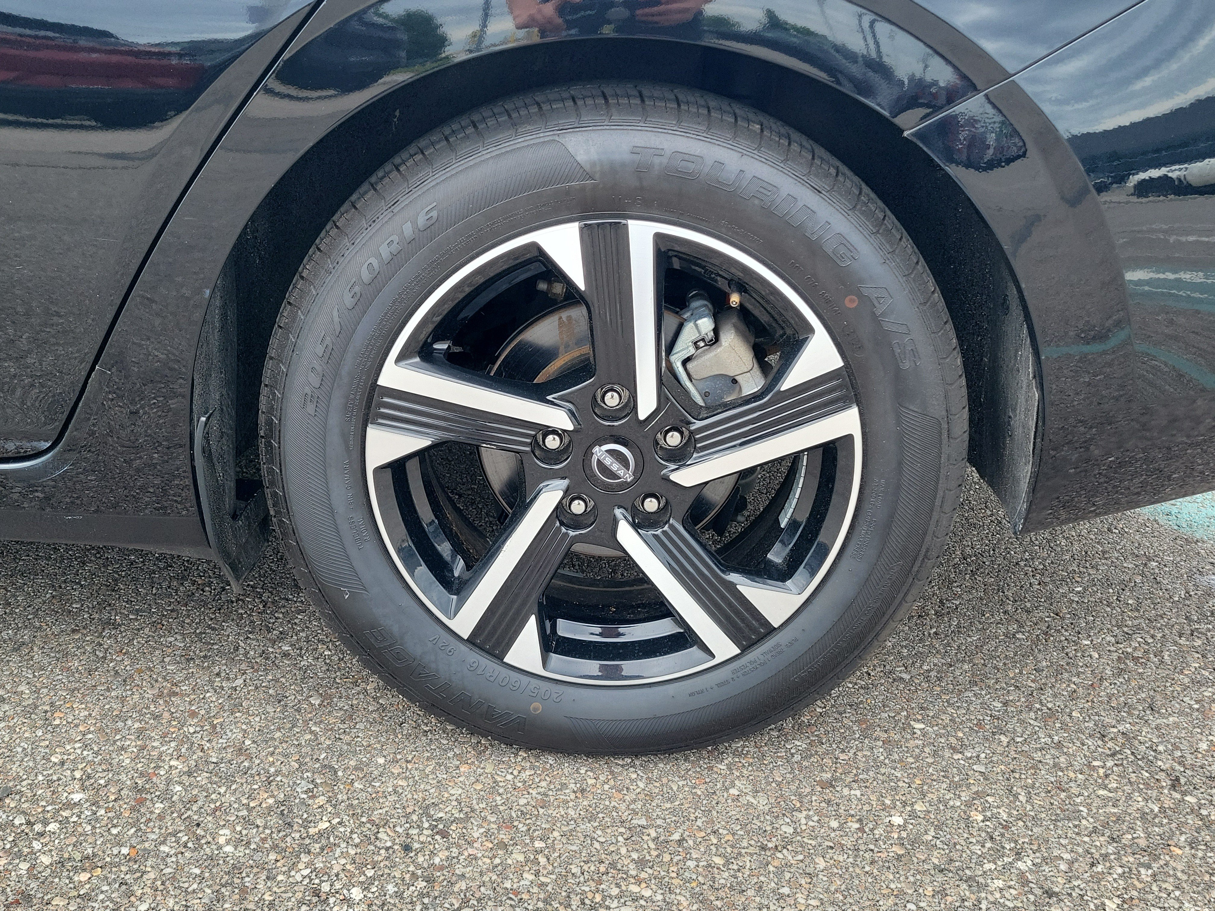 Used 2024 Nissan Sentra SV FWD image 5