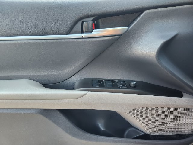 Used 2023 Toyota Camry SE FWD image 23