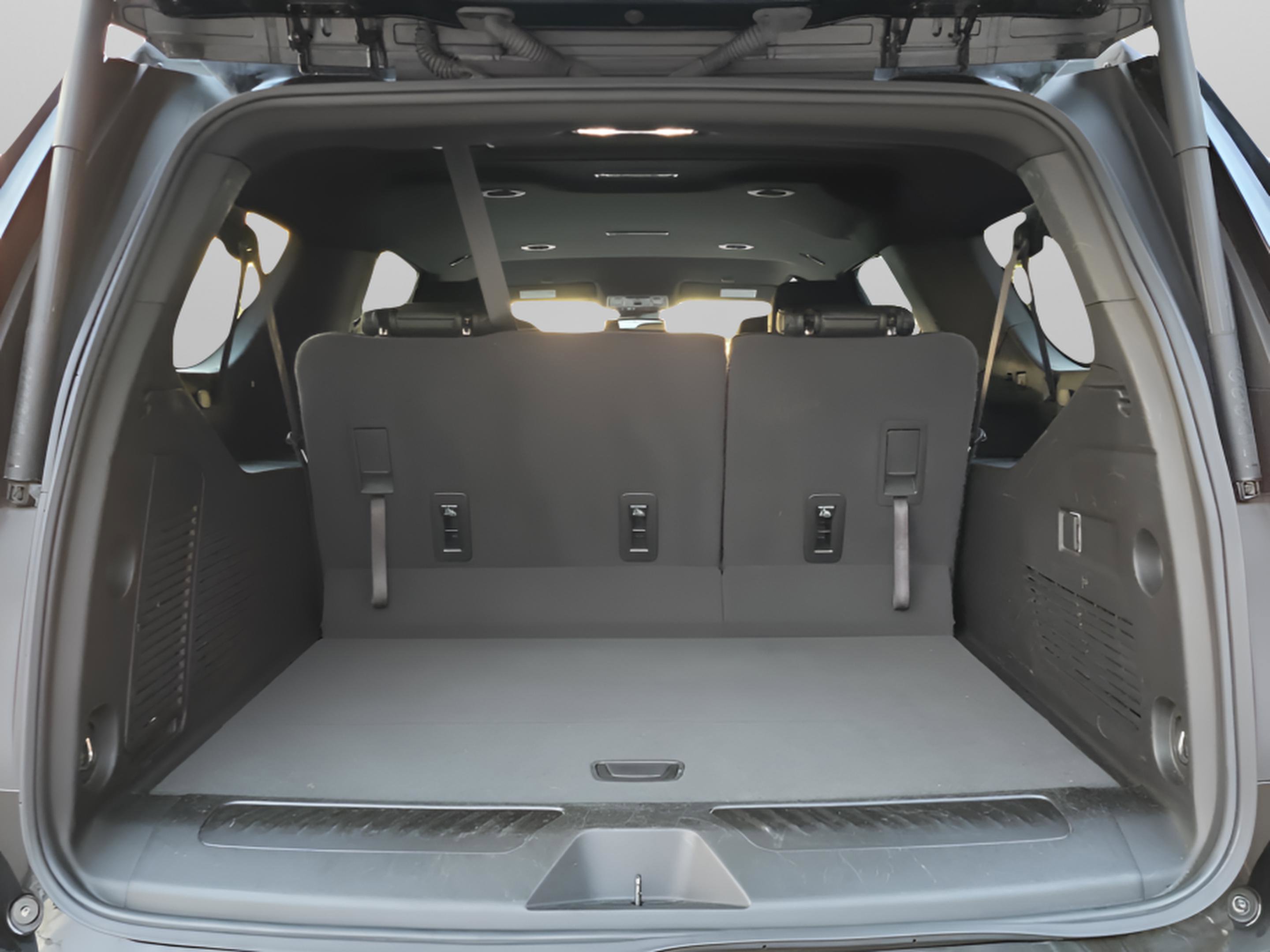 Used 2024 Chevrolet Suburban LT image 10