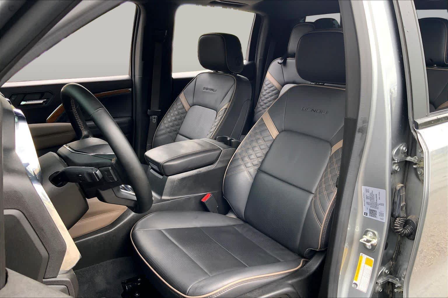 Used 2024 GMC Canyon Denali AWD/4WD image 8