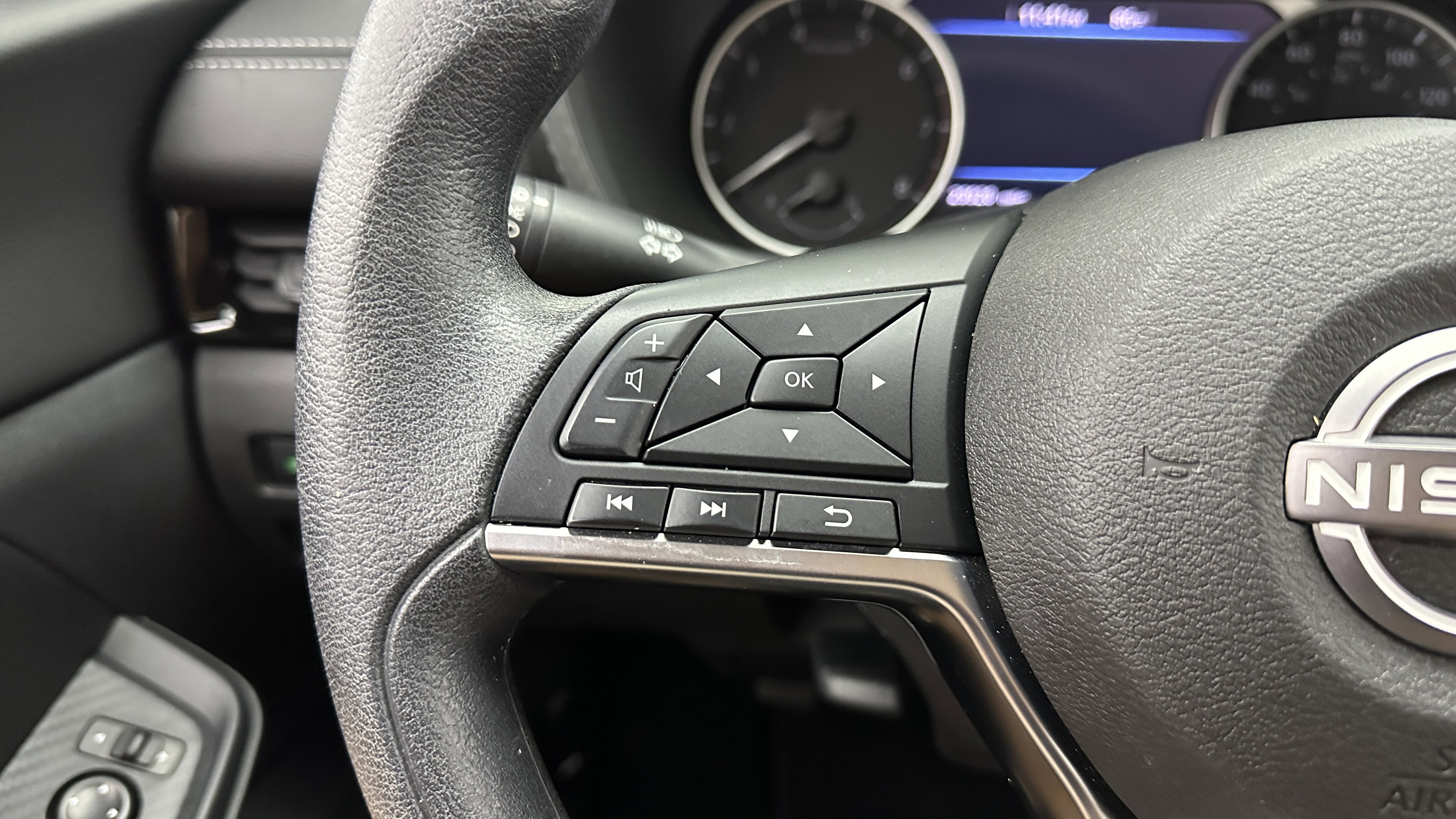 Used 2025 Nissan Sentra SV image 15