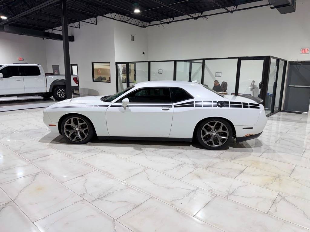 Used 2016 Dodge Challenger R/T Plus RWD image 7