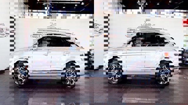 Used 2018 Bentley Bentayga image 5