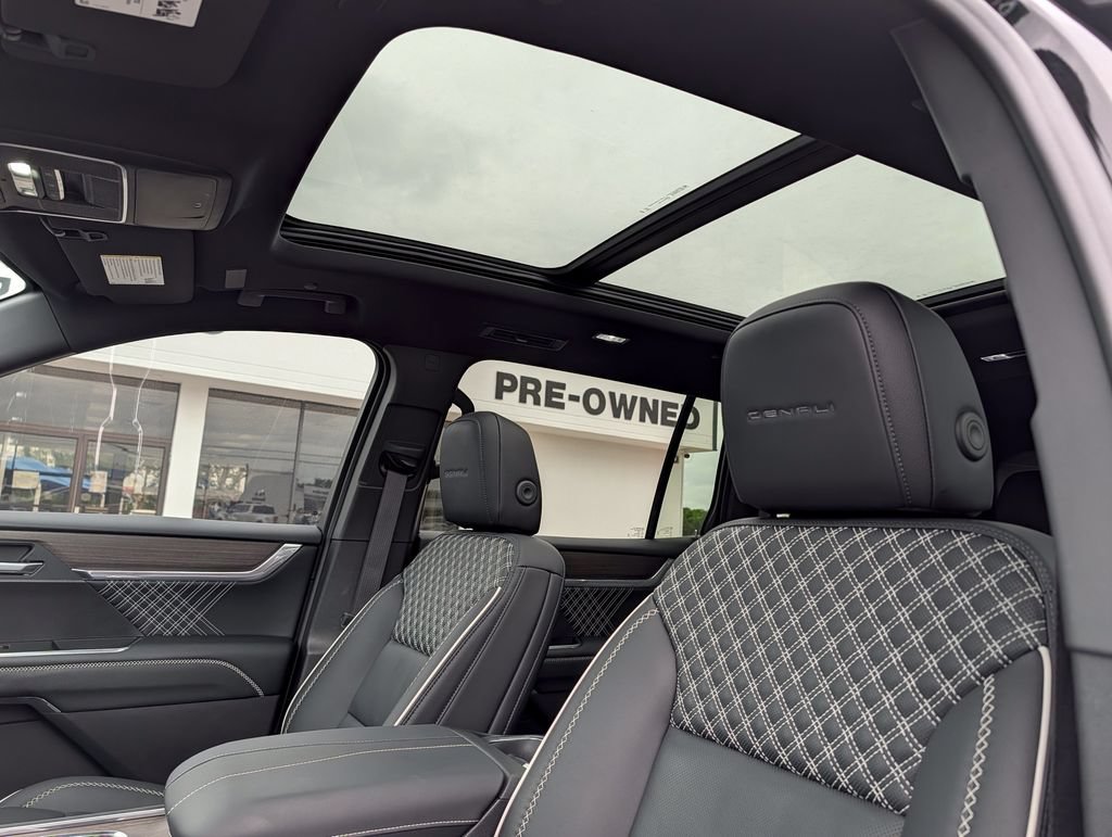 New 2026 GMC Acadia Denali w/ Super Cruise Package FWD image 26