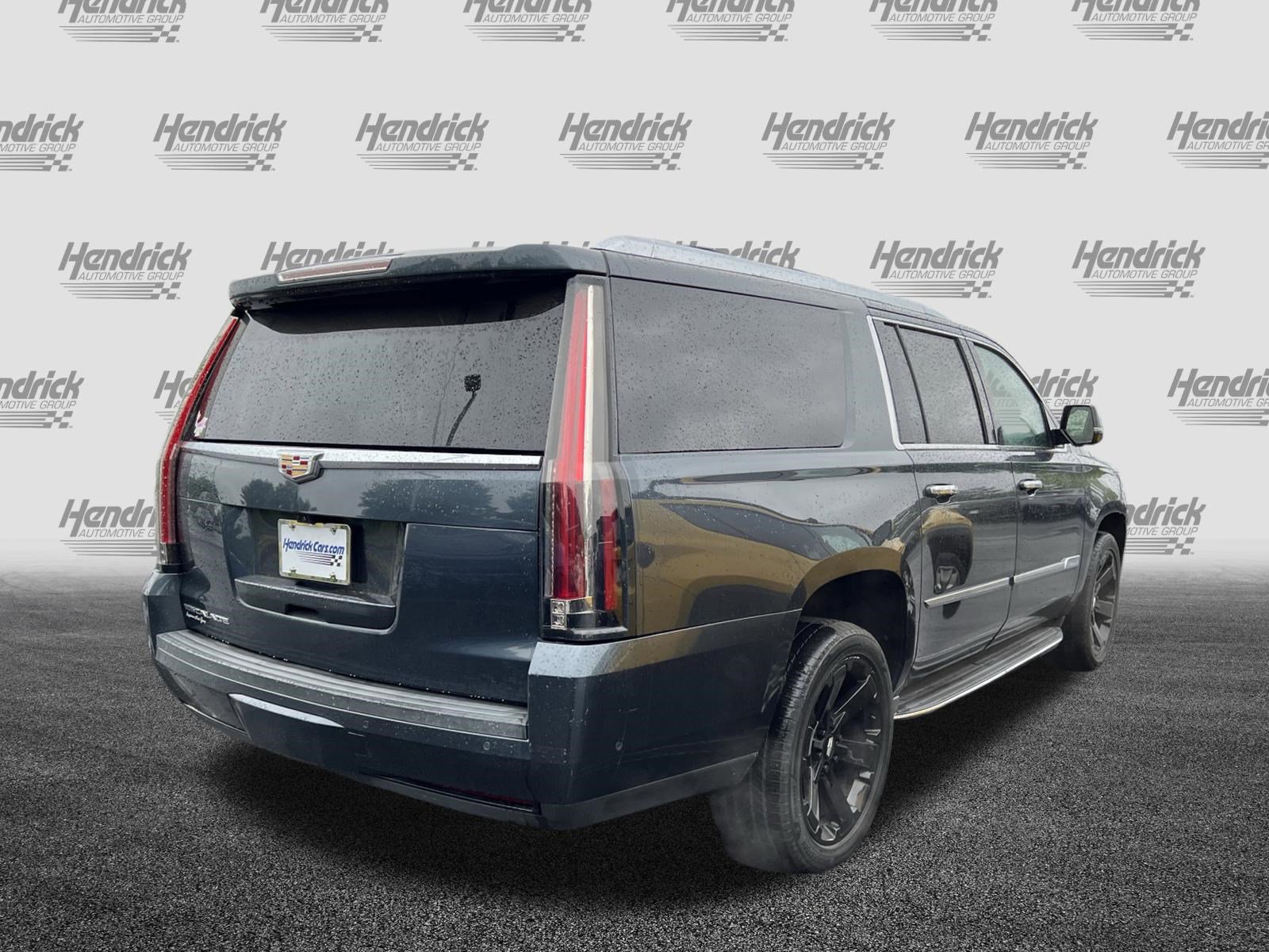 Used 2019 Cadillac Escalade ESV Luxury AWD/4WD image 11