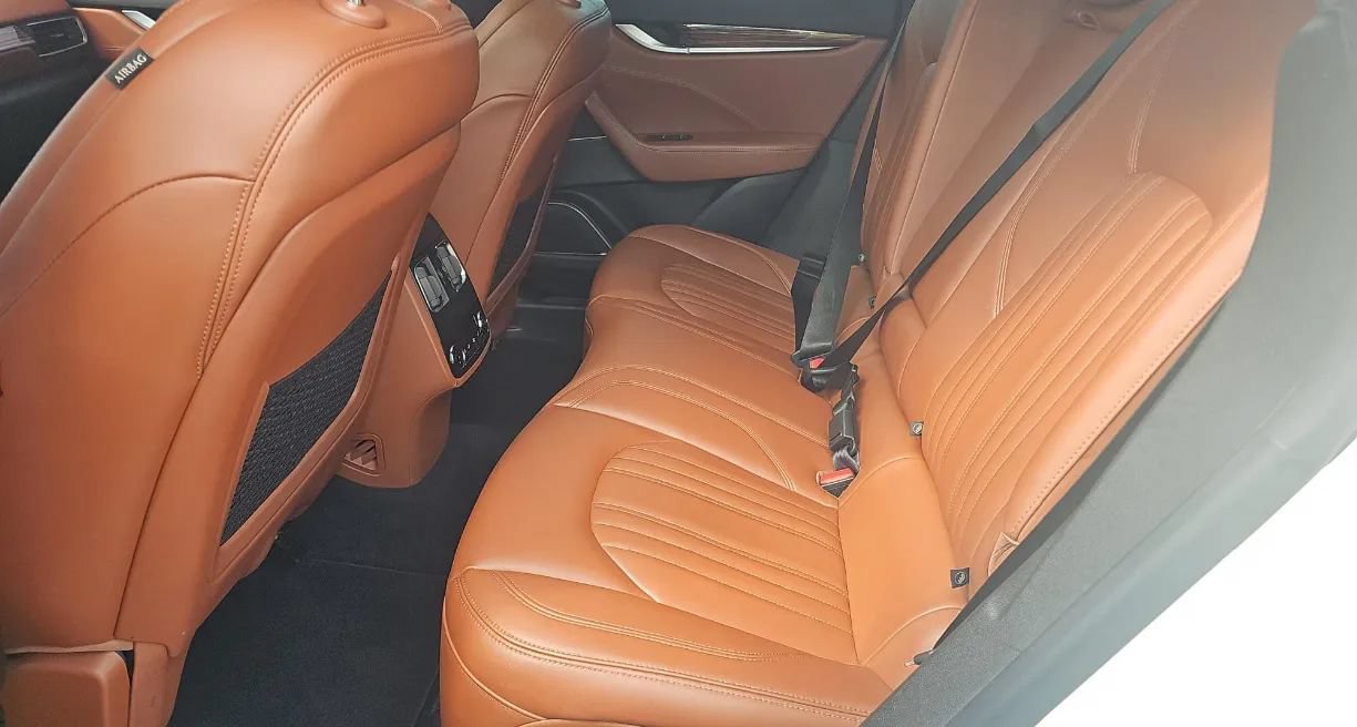 Used 2017 Maserati Levante w/ Sport Package AWD/4WD image 8