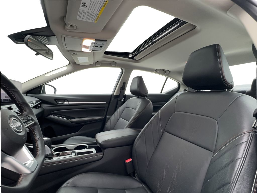 Used 2024 Nissan Altima 2.5 SR w/ SR Premium Package image 19
