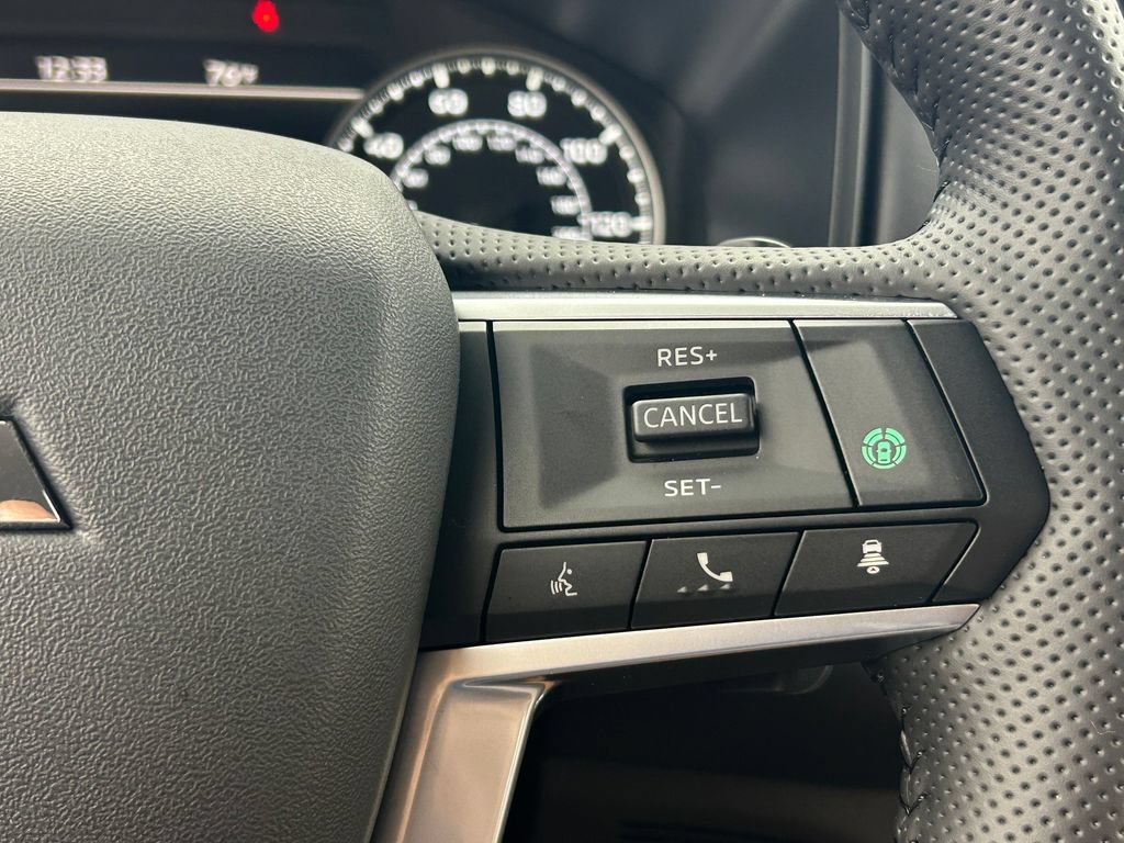 New 2026 Mitsubishi Outlander SE FWD image 29