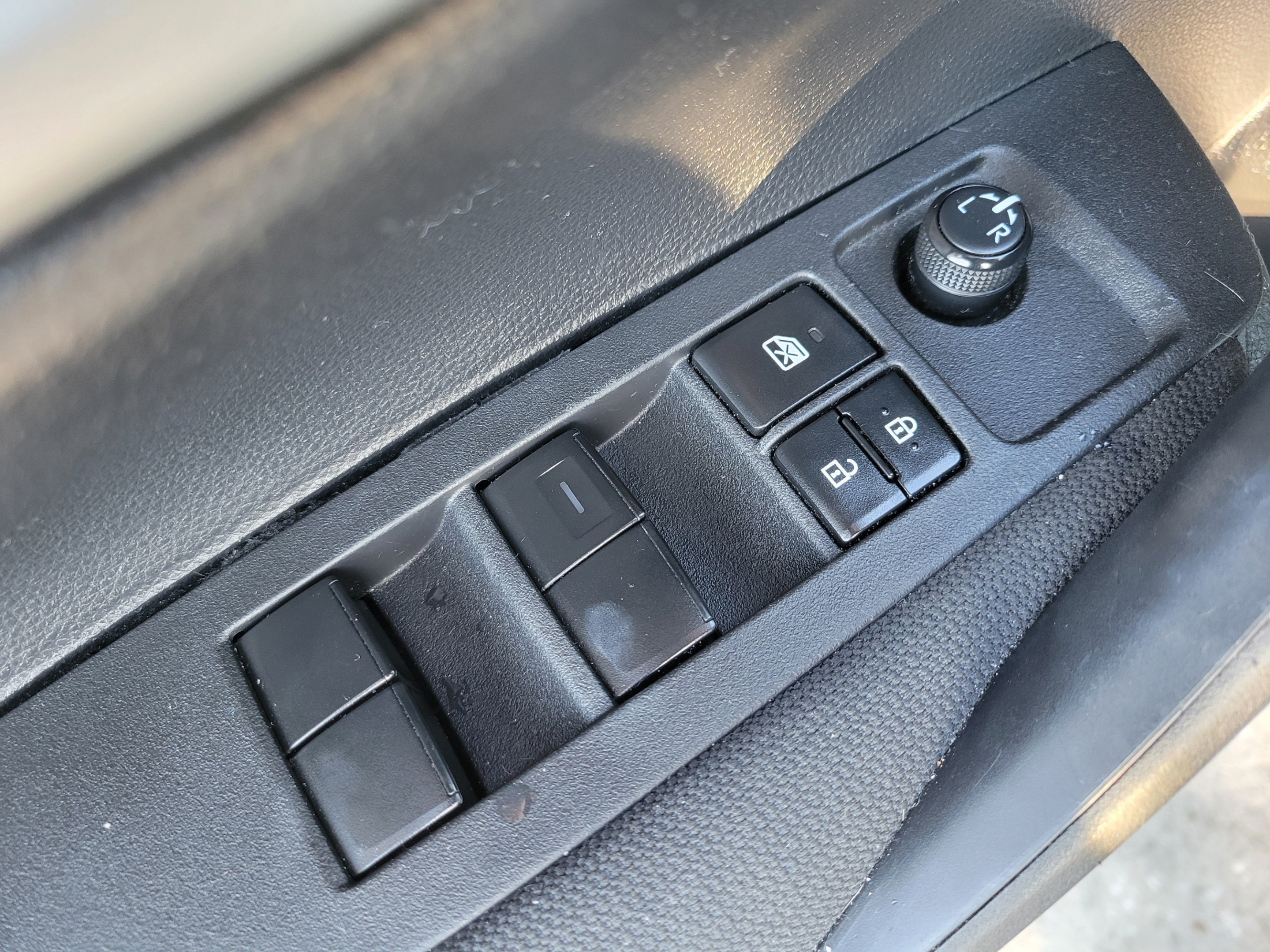 Used 2021 Toyota Corolla LE FWD image 13