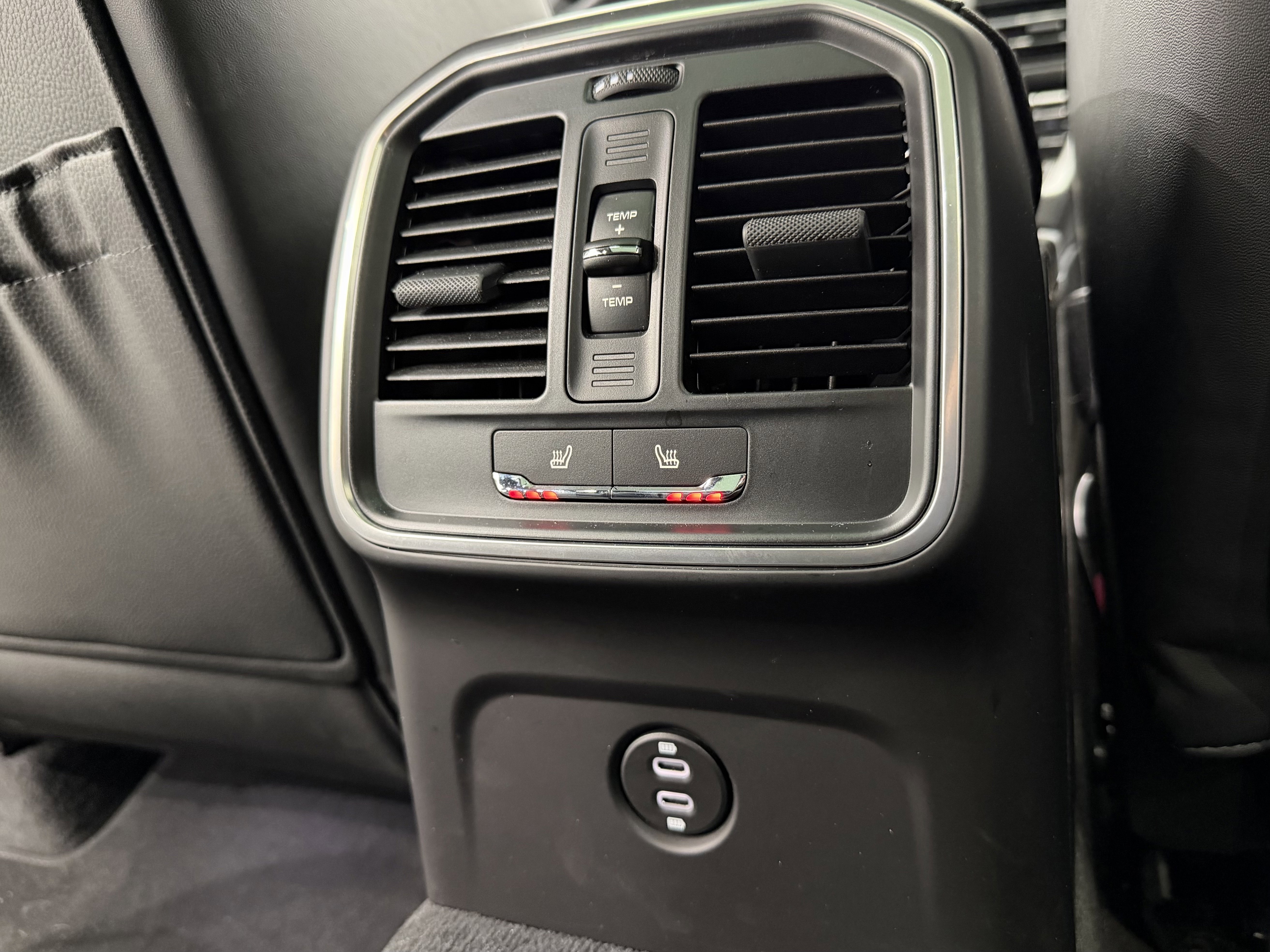 Certified 2025 Porsche Macan image 21