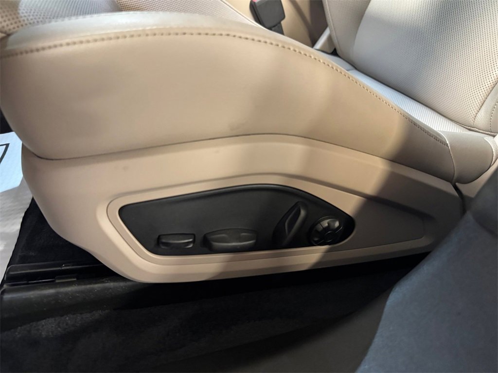 Used 2022 Porsche Taycan 4 Cross Turismo image 13