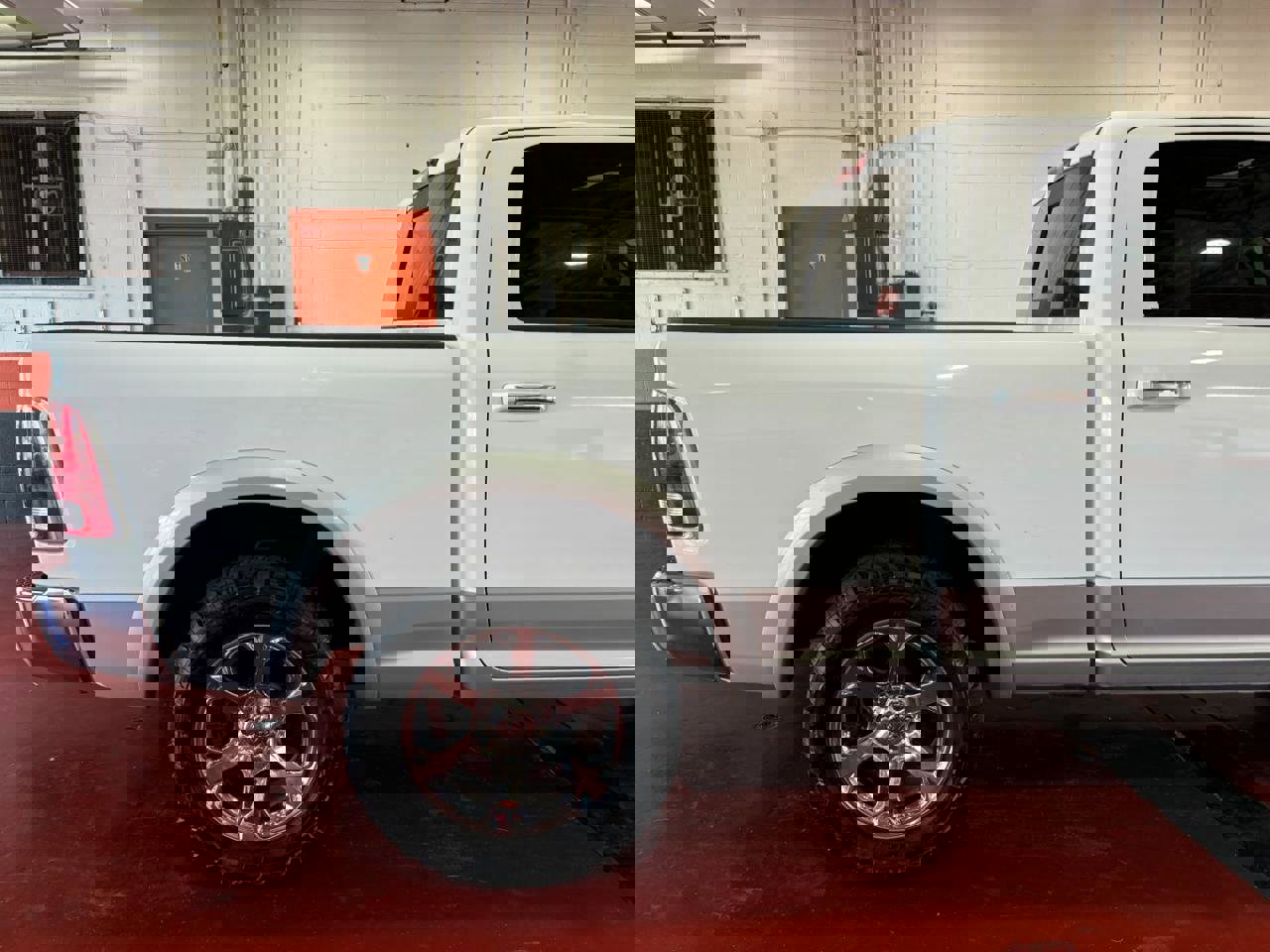 Used 2017 RAM 1500 Laramie w/ Convenience Group image 6