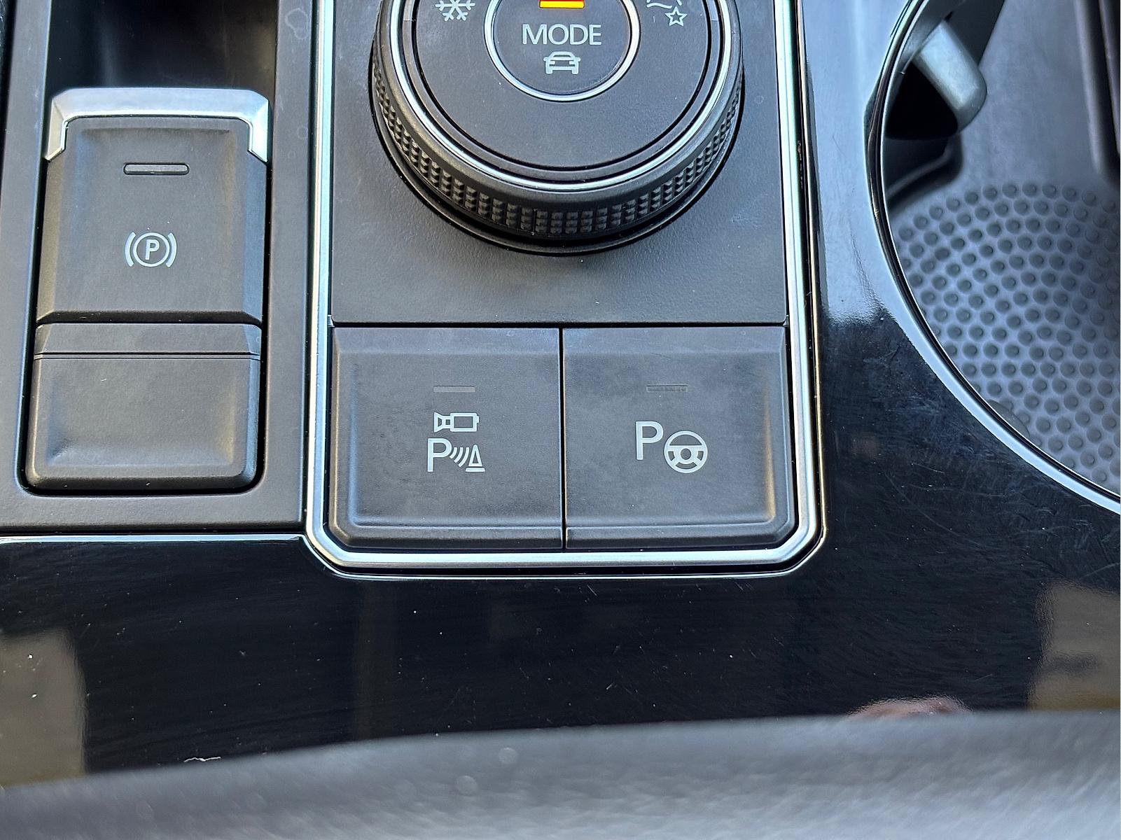 Used 2023 Volkswagen Atlas Cross Sport SEL Premium R-Line AWD/4WD image 31